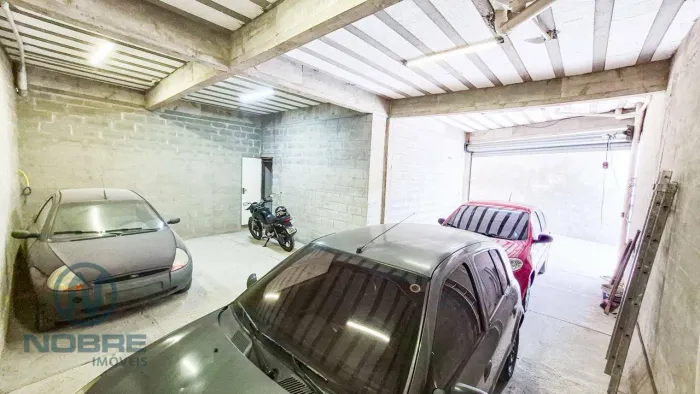 Loja com 80 m² de Fundos na Barra - Ideal para Negócios com Máquinas e Estoque