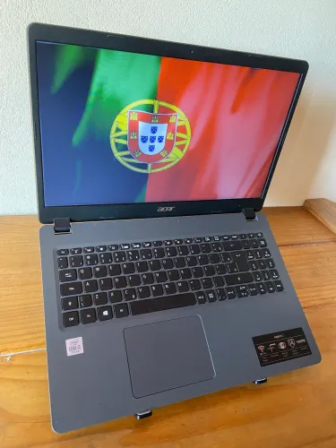 Notebook Acer i3 10ª Geração / UHD Graphics / 8GB RAM / 512GB SSD / Tela 15.6?