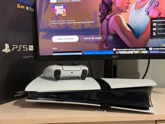 Playstation 5 Pro + 2 controles