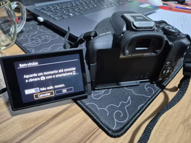 Canon R50