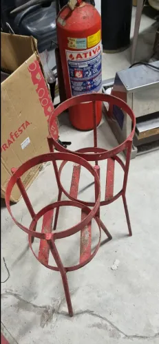 Suporte Tripé de Ferro para Extintor de Piso / Chão - 02 unidades