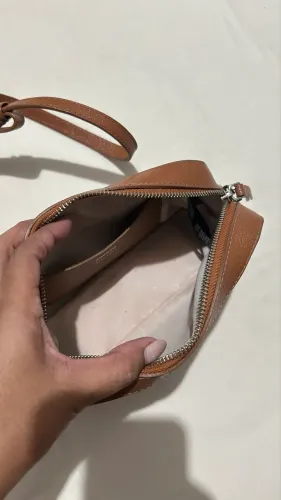 BOLSA DE COURO AREZZO
