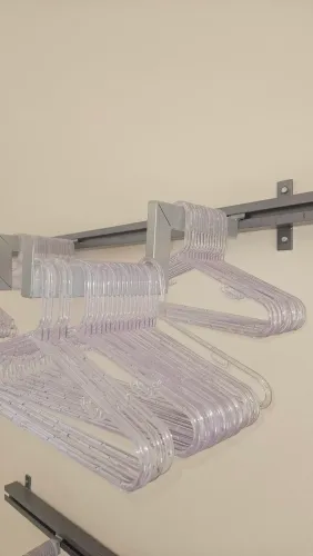Kit com 50 Cabides Acrílicos Juvenil/Adulto - Transparentes