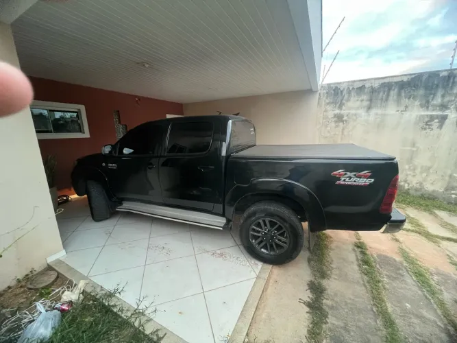 Toyota Hilux CD SRV D4-d 4X4 3.0 TDI Diesel AUT 2011