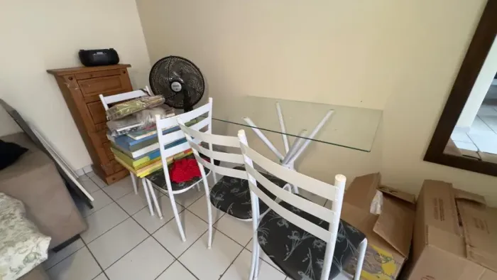 Mesa de Vidro com 4 cadeiras