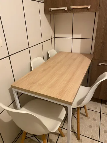Mesa com 4 cadeiras