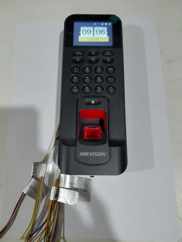Controlador de acesso hikvision