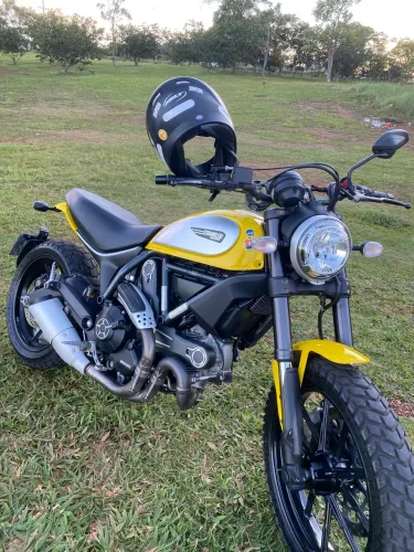 Vendo Ducati scrambler 800 toda revisada na própria Ducati. Pneus novos