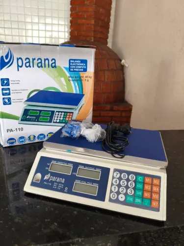 Balança digital 40 kg elétrica Paraná cor branca 