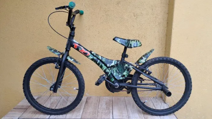 Bicicleta Camuflada Tito Aro 20 com pouco uso - Excelente Estado