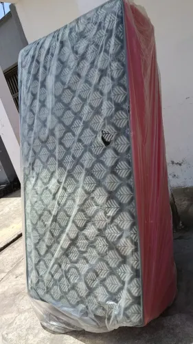 CAMA BOX DE SOLTEIRÃO DISPONÍVEL 270 REIAS NÃO FAÇO ENTREGA *
