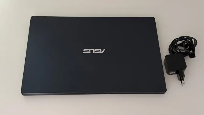 Notebook ASUS 15,6 DC/ 4GB / 128GB/ Windows 11 Pro