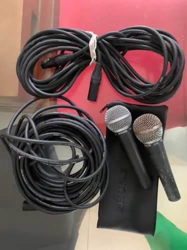 Kit 2 Microfones Shure SM58 + 2 Cabos Klotz XLR 5m + Bolsa Shure