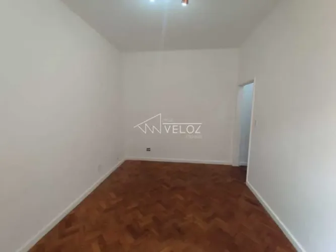 Apartamento : / Residencial / Glória
