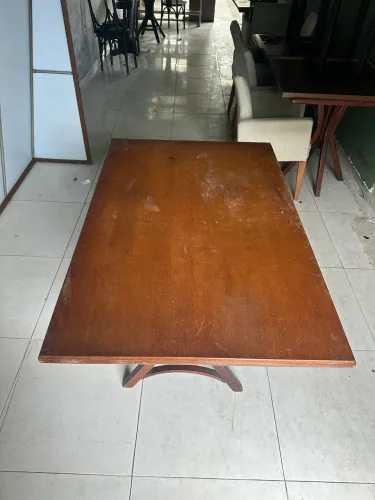 Vendo mesa de madeira maciça de 1.20 x 80 cm