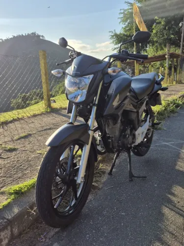 Titan 160