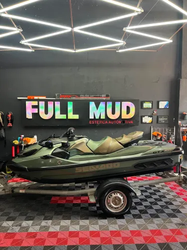 Jet ski seadoo