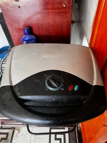 Assadeira Elétrica / Grill Elétrico Usado - Funcionando