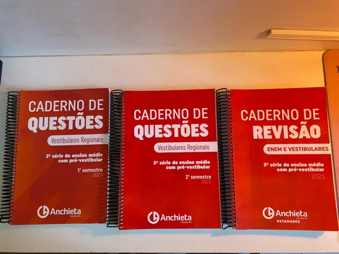 Apostilas Anchieta de Questões e Revisões ENEM e Vestibulares - 2025