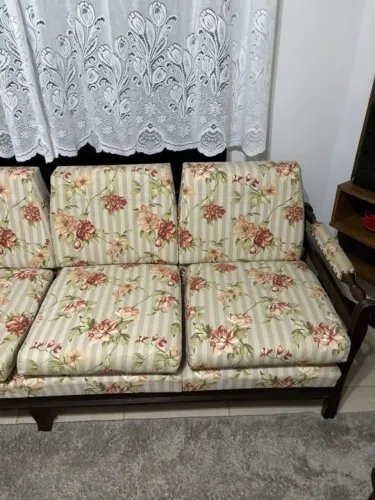 Conjunto de Sofá e Poltronas