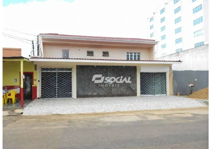 Casa comercial para locaçao ou venda, em localizaçao privilegiada, Rua: Alvaro Maia, - Bai