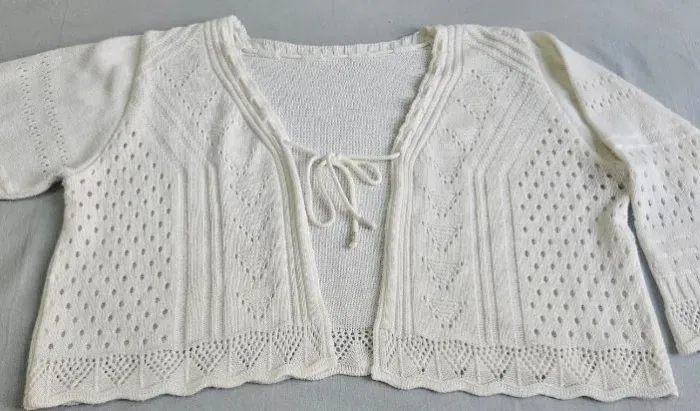 Cardigan meia manga tricô curto