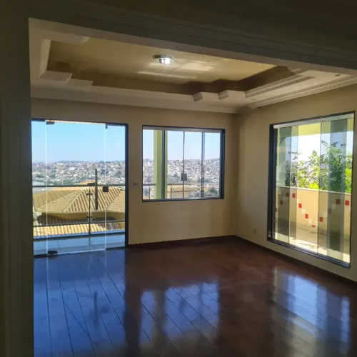 Excelente casa no barreiro debaixo 3 qtos-