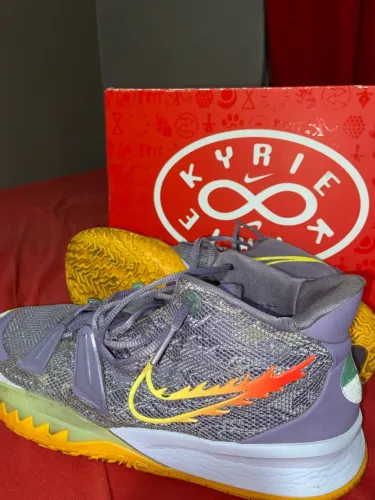 Kyrie 7 "Hot Whelss"
