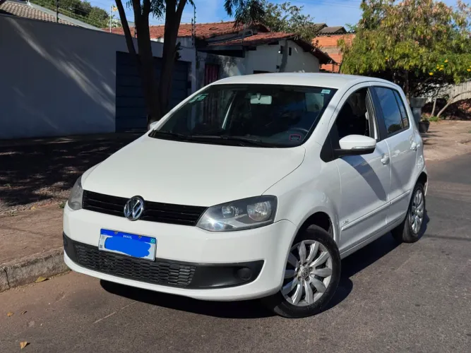 Volkswagen Fox 1.0 MI Total Flex 8V 5P 2014
