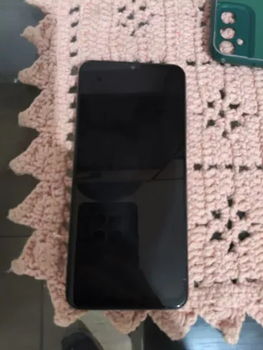 Celular quase novo