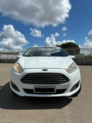 Ford Fiesta 1.6 16V Flex Aut. 5P 2015