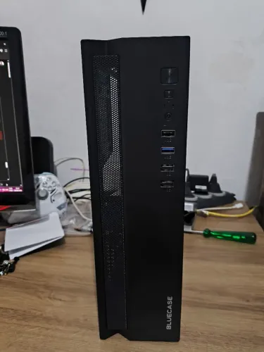 Gabinete slim bluecase