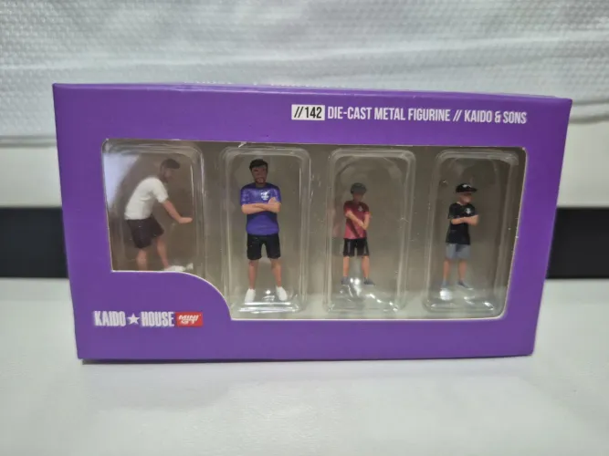 Mini GT Kaido House - Kaido & Sons Die-Cast Metal Figurine 1:64 - Kit com 4 Figuras