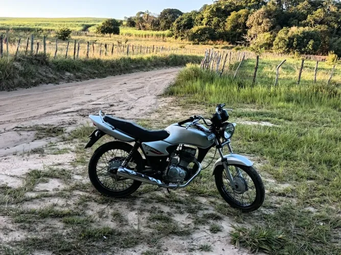  Moto  boa de verdade prá vender ligeiro 