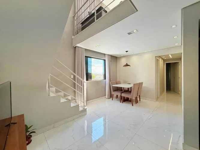 Cobertura com 4 Quartos e 3 banheiros à Venda, 140 m² por R$ 797.000