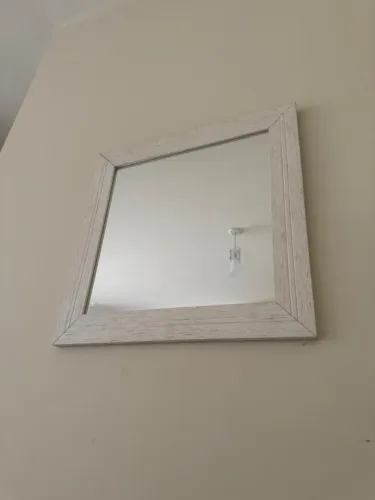 Espelho de Decoração Quadrado 50x50 cm com Moldura Branca - Usado