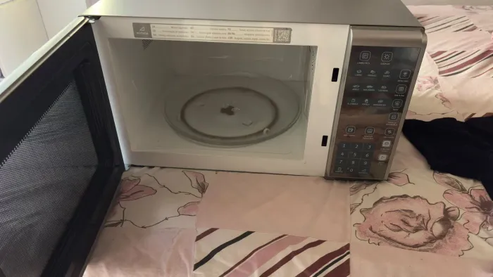 Vende-se microondas semi novo