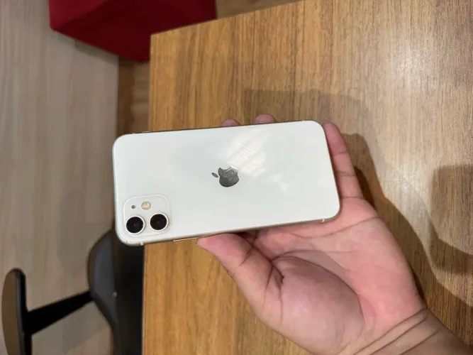 iPhone 11 64gb 100%?