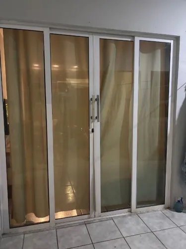 Vendo porta de vidro