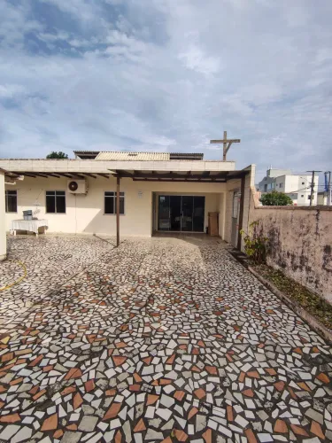 Casa para alugar no centro de Navegantes 