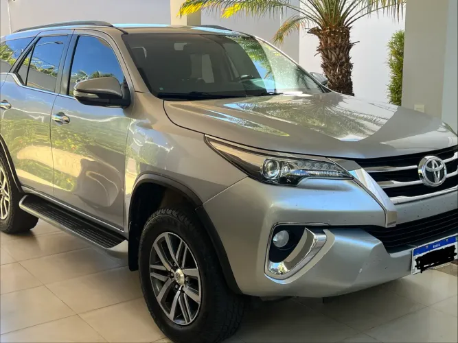 Toyota Hilux SW4 SRX 4X4 2.8 TDI 16V Dies. Aut. 2016