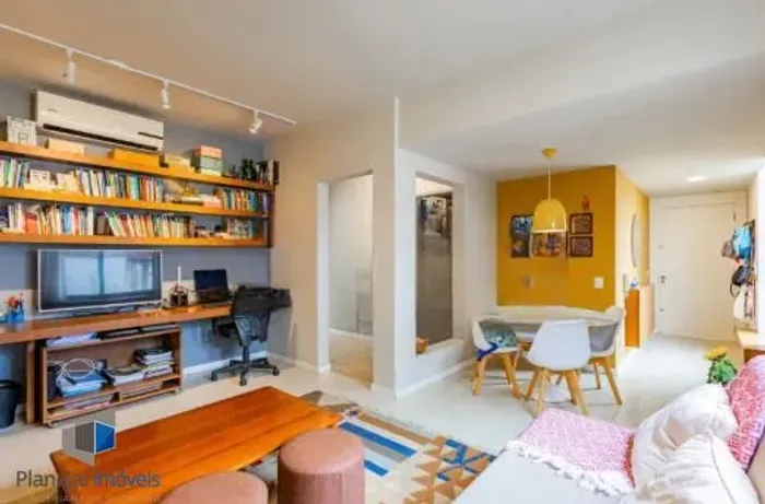 Apartamento Reformado e Pronto para Morar no Bom Fim  Conforto e Praticidade