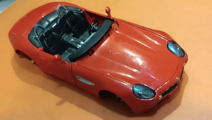 Miniatura BMW Z-8 Scala 1/24 (sucata)