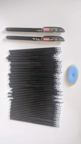 Kit 2 canetas apagáveis + 43 refis + borracha própria para apagar a caneta.