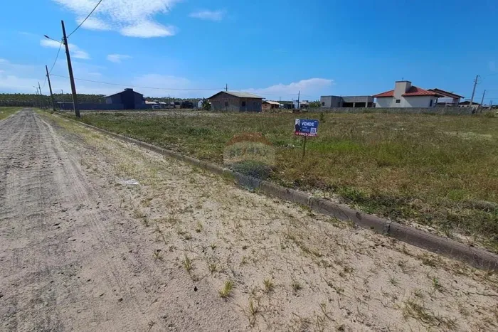 Terreno em Areias Claras: 300m² Pronto para Você