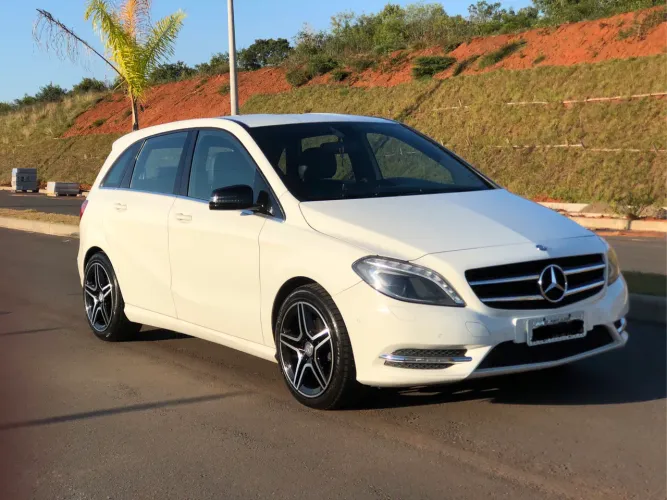Mercedes-Benz Classe B 200 CGI 1.6 TB Sport 156cv AUT 2013
