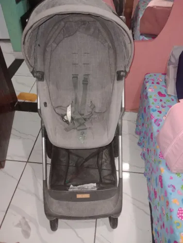 Vendo carrinho de bebê, mobile musical,sugador nasal,bomba tira leite elétrica completa!