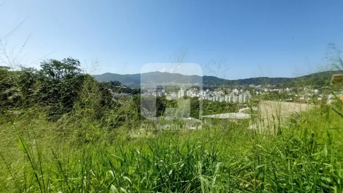 Terreno à venda na Trindade