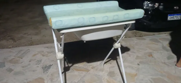 Banheira com Trocador Burigotto - Com algumas marcas de uso