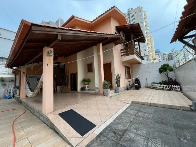 Casa Comercial de 150m² no bairro Campinas